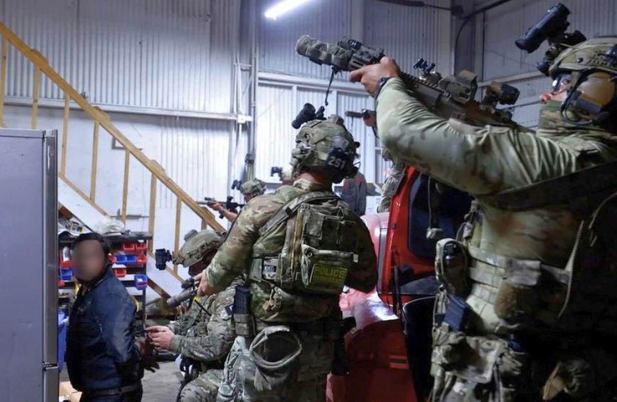 US में बड़ा ऑपरेशन: 30 भारतीयों समेत 49 गैर-कानूनी इमिग्रेंट्स गिरफ्तार, जानें किया है मामला