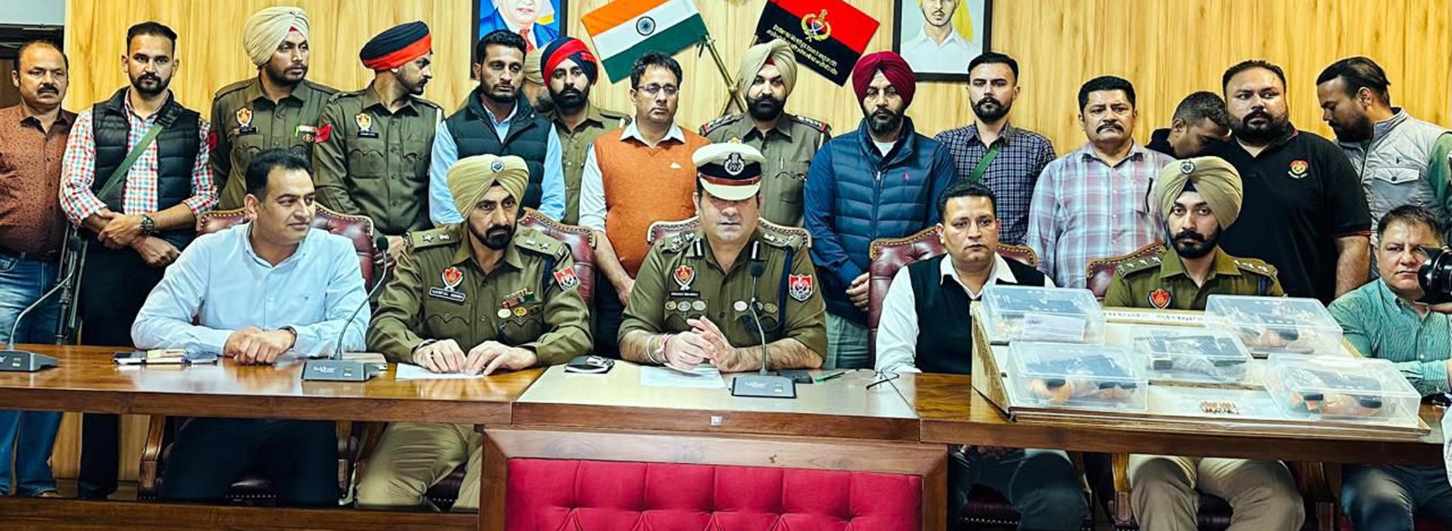 ड्रग तस्करी, हथियारों और ट्रैफिक नियमों के उल्लंघन पर चला पुलिस का डंडा, पुलिस कमिश्नर ने दी पूरे साल की रिपोर्ट