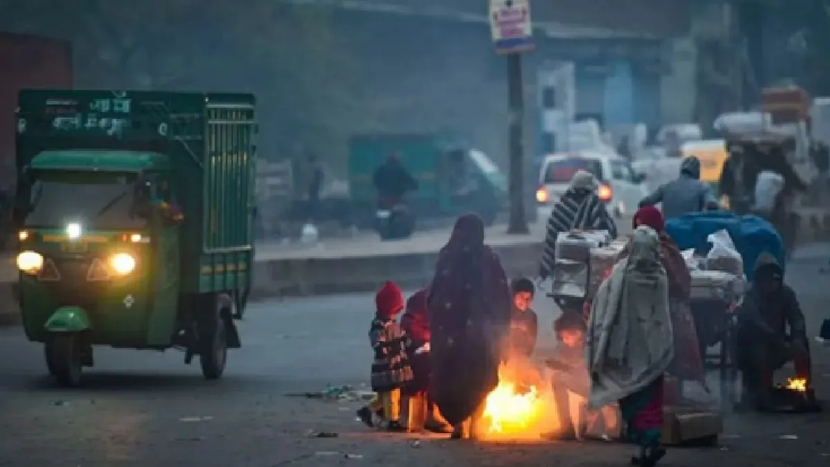 पंजाब में कोहरे का कहर: चंडीगढ़ एयरपोर्ट पर 12 फ्लाइट्स कैंसिल, 6 जिलों में बारिश की संभावना