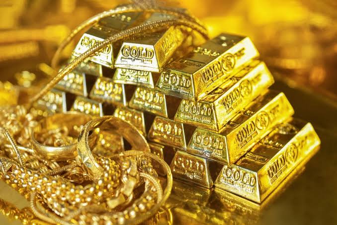 सोने की कीमतों में गिरावट! जानें 10 ग्राम Gold का लेटेस्ट भाव