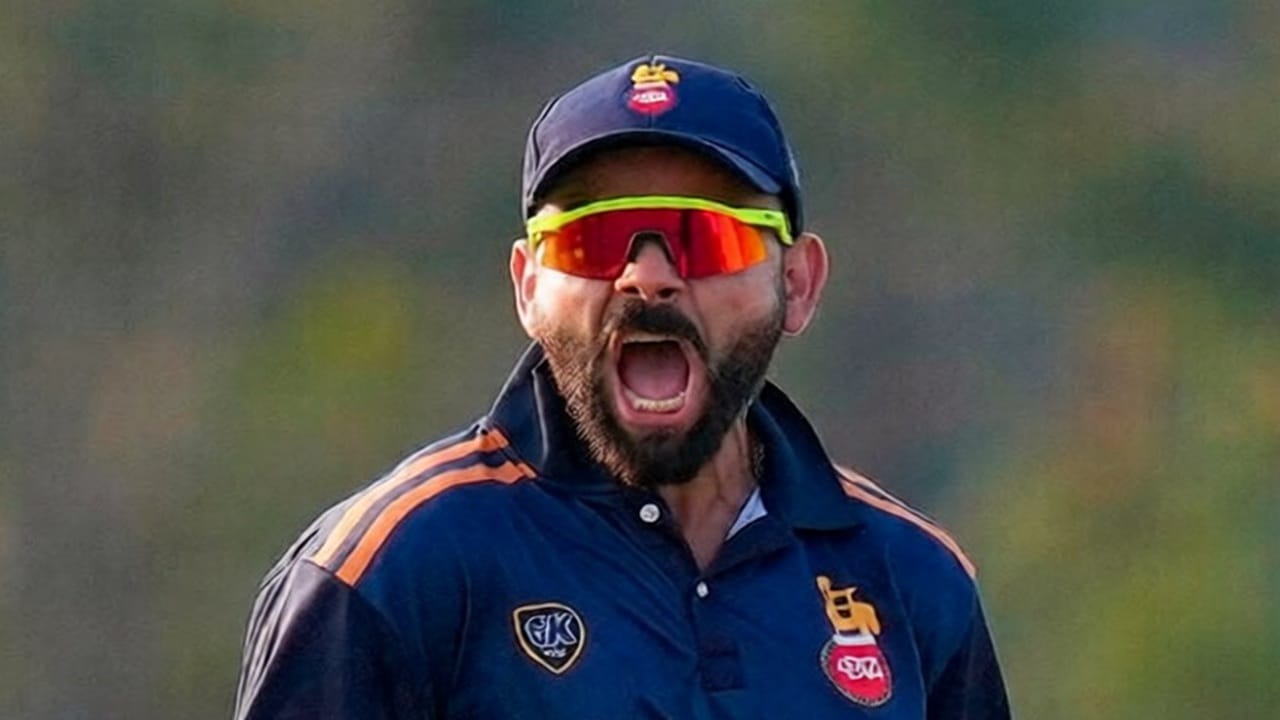 विराट कोहली ने अचानक छोड़ी दिल्ली की टीम, विजय हजारे ट्रॉफी के बीच लौटे घर; जानें क्या है वजह