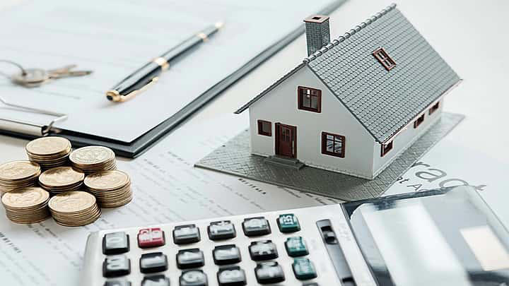 बजट 2026: टैक्सपेयर्स को हो सकती है मौज ! 80C की लिमिट बढ़कर Rs 3 लाख और होम लोन पर बड़ी राहत की उम्मीद