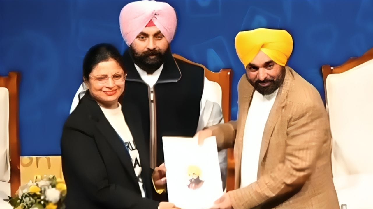 मिशन रोज़गार: CM मान ने शिक्षा विभाग के 606 उम्मीदवारों को अपॉइंटमेंट लेटर बांटे; भर्ती के लिए ‘स्पेशल कैडर’ बनाया