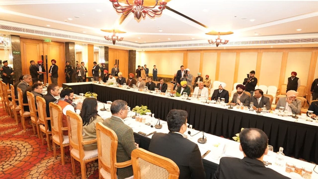 SYL मुद्दे पर पंजाब और हरियाणा के मुख्यमंत्रियों के बीच अहम मीटिंग; CM मान ने कहा- “हरियाणा हमारा छोटा भाई है, मिलकर हल निकालेंगे”