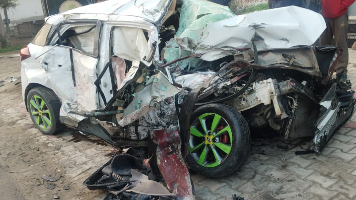 होशियारपुर में भयानक सड़क हादसा: कार-बस की टक्कर में हिमाचल के 4 युवकों की मौत