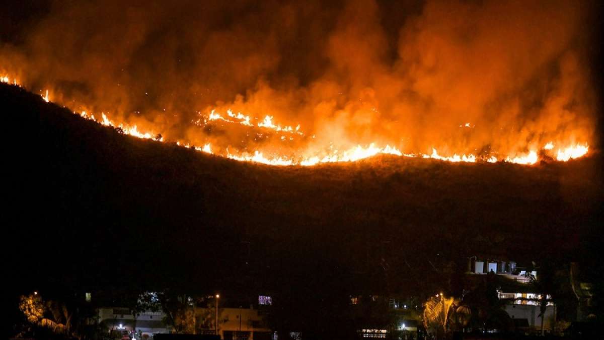 मुंबई के गोरेगांव में भीषण आग: एक ही परिवार के 3 लोगों की आग में जलकर मौत