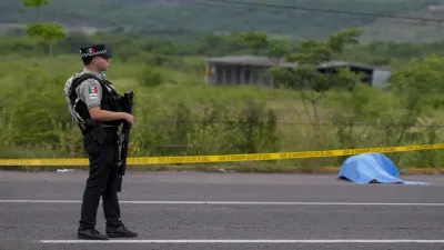 मैक्सिकन फुटबॉल मैदान में अंधाधुंध फायरिंग: 11 लोगों की मौत, 12 घायल