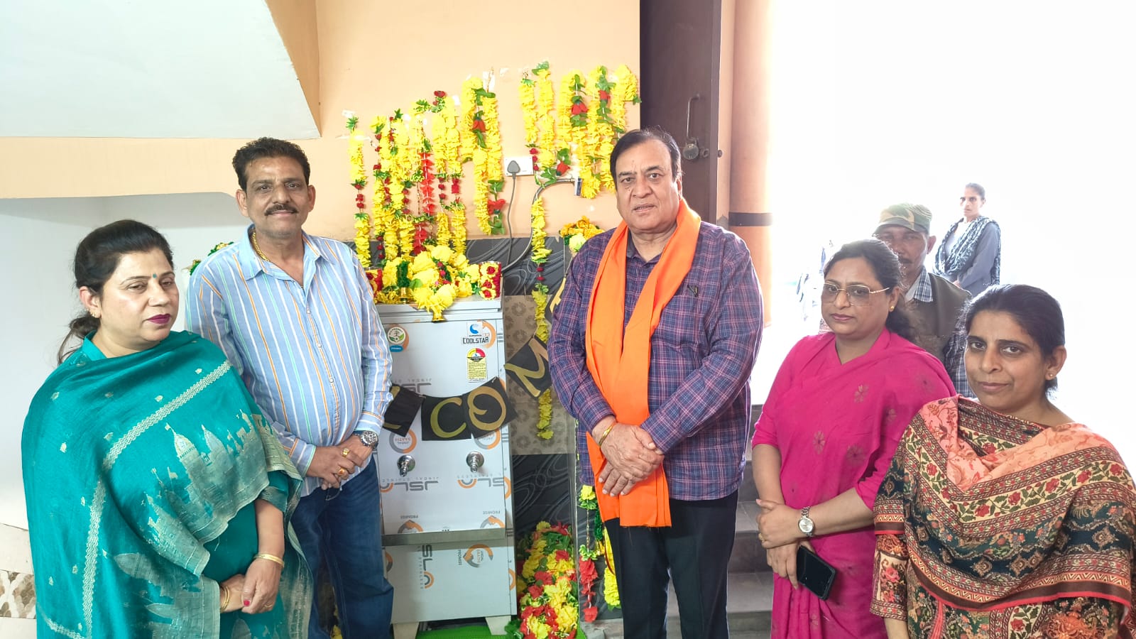 पंजाब भाजपा के कोषाध्यक्ष गुरदेव शर्मा देबी ने डॉ. ए.वी.एम. स्कूल को वाटर कूलर डोनेट किया