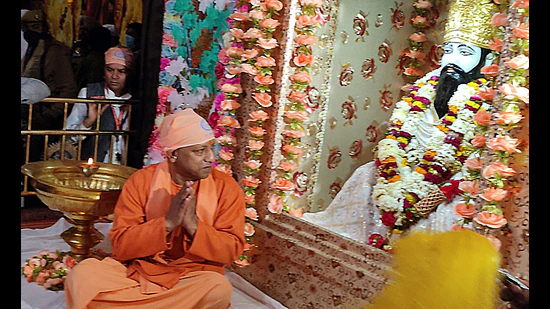 आदित्यनाथ ने रविदास के विचार आत्मसात कर समरस, विकसित भारत के निर्माण में सहभागी बनने का किया आह्वान
