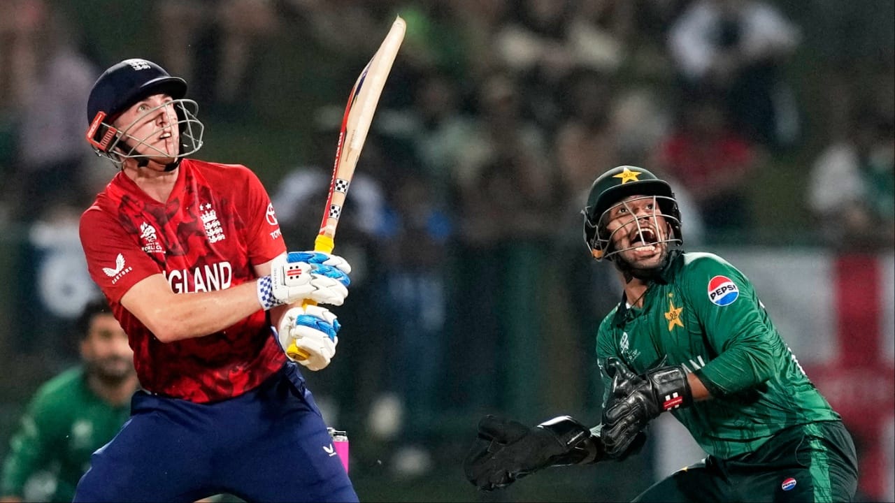 T20 वर्ल्ड कप: हैरी ब्रूक के तूफानी शतक से इंग्लैंड सेमीफाइनल में, पाकिस्तान को 2 विकेट से दी करारी शिकस्त