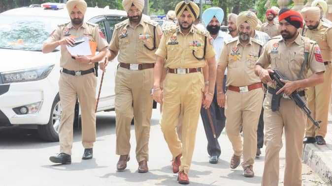 अमृतसर में बड़ी आतंकी साजिश नाकाम: रइया पुलिस चौकी में लगाया गया IED बरामद, जांच में जुटी पुलिस