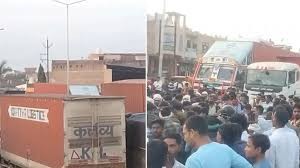 मध्यप्रदेश के मुरैना में ट्रक-मोटरसाइकिल टक्कर में एक परिवार के तीन व्यक्तियों की मौत