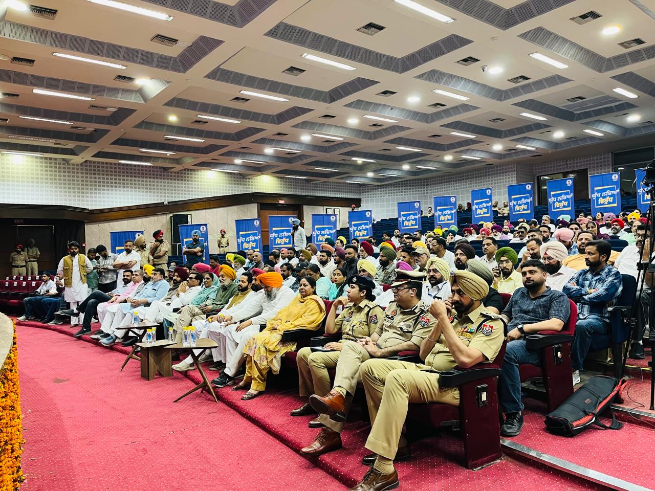 युद्ध नशीआन विरुद्ध अभियान नशे की समस्या का अंतिम हलका साबित हुआ है। भगवंत मान सरकार पंजाब से इसे जड़ से खत्म करने के लिए पूरी तरह प्रतिबद्ध है: मनीष सिसोदिया