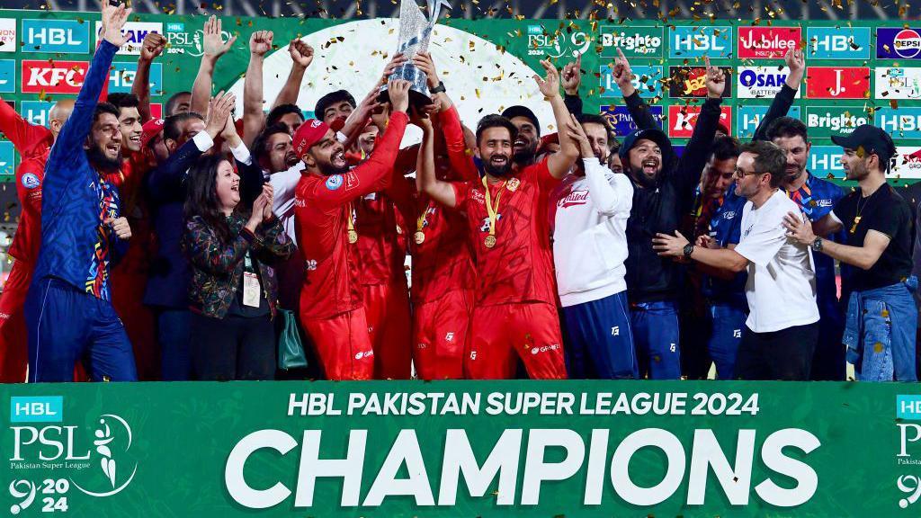 PSL 2026 को बड़ा झटका: एक-एक कर 8 विदेशी खिलाड़ियों ने छोड़ा साथ, IPL के लिए पाकिस्तान को दिखाया ठेंगा