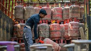 पश्चिम एशिया संकट से एलपीजी सिलेंडर की आपूर्ति में कमी से रेस्तरां और होटलों की चिंता बढ़ी