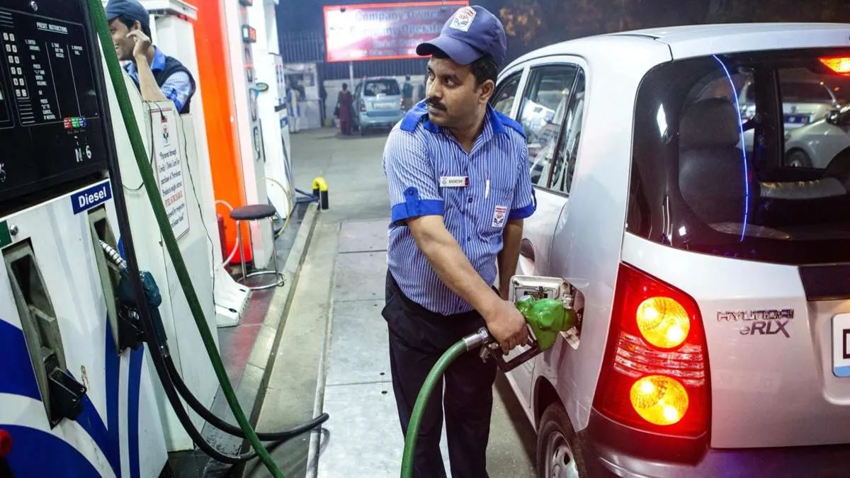 ईंधन संकट के बीच बड़ी राहत: केंद्र सरकार ने पेट्रोल-डीजल पर ₹10 तक घटाई एक्साइज ड्यूटी; डीजल पर अब ‘जीरो’ टैक्स