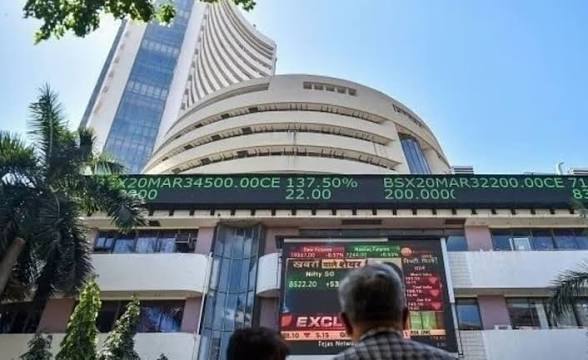 शेयर बाजार में जबरदस्त रौनक: खुलते ही सेंसेक्स 1040 अंक उछला, निफ्टी 22,800 के पार; ट्रंप के बयान का दिखा असर