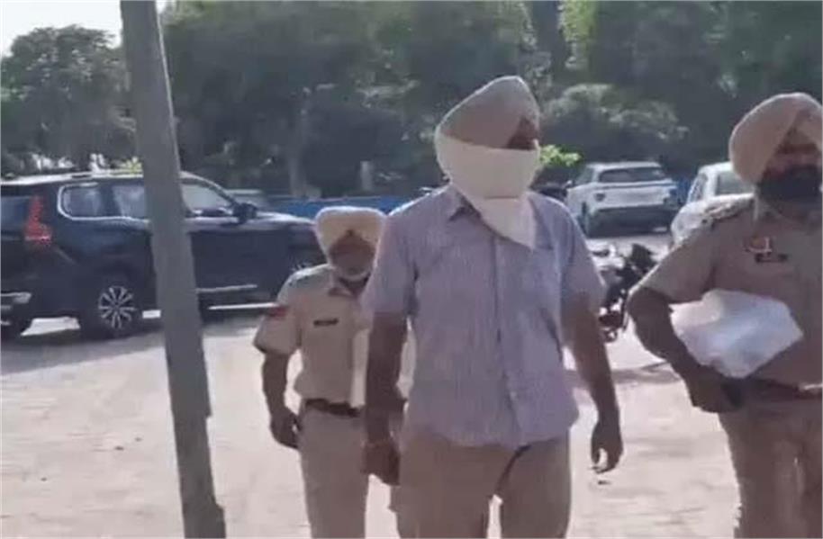 2 किलो हेरोइन के साथ SHO गिरफ्तार, पाकिस्तान से ड्रोन के जरिए आई थी नशे की खेप