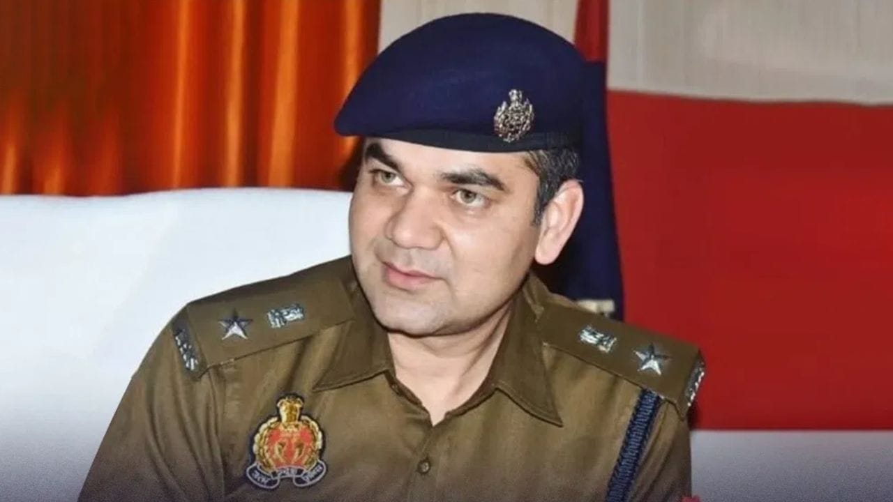 जाने कौन है डेंटिस्ट से IPS बने लुधियाना के अजय पाल शर्मा: बंगाल चुनाव में दिखा ‘सिंघम’ अवतार, बदमाशों को दी खुली चेतावनी