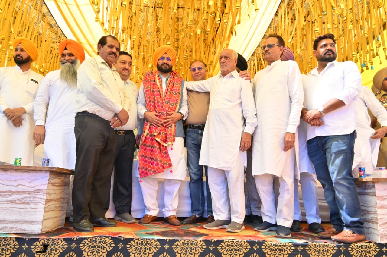 मंत्रिमंडल मंत्री मुंडियन ने धनांसु अनाज मंडी में गेहूं खरीद की समीक्षा की