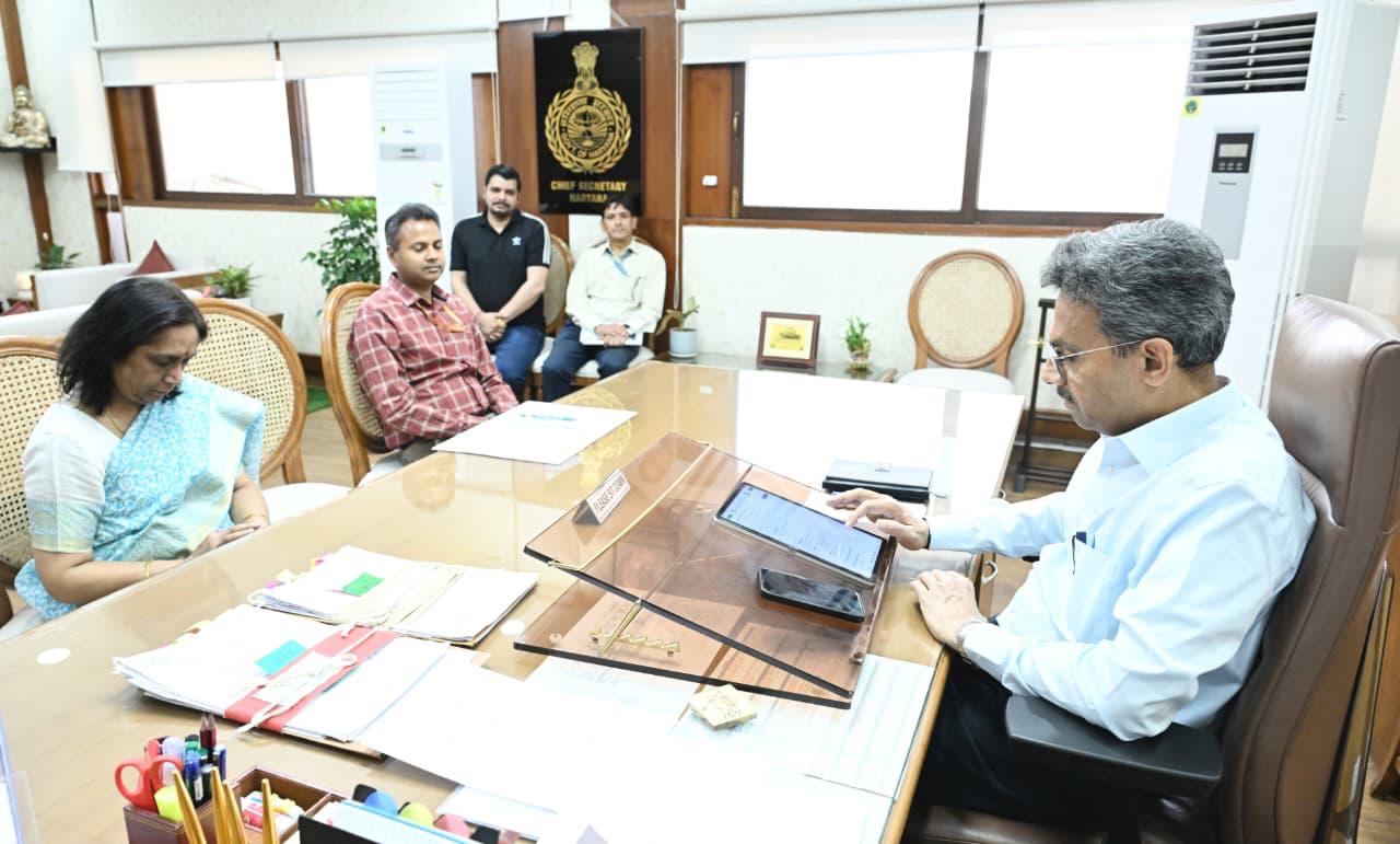 मुख्य सचिव अनुराग रस्तोगी ने की स्व-गणना, नागरिकों से जनगणना 2027 में भागीदारी की अपील