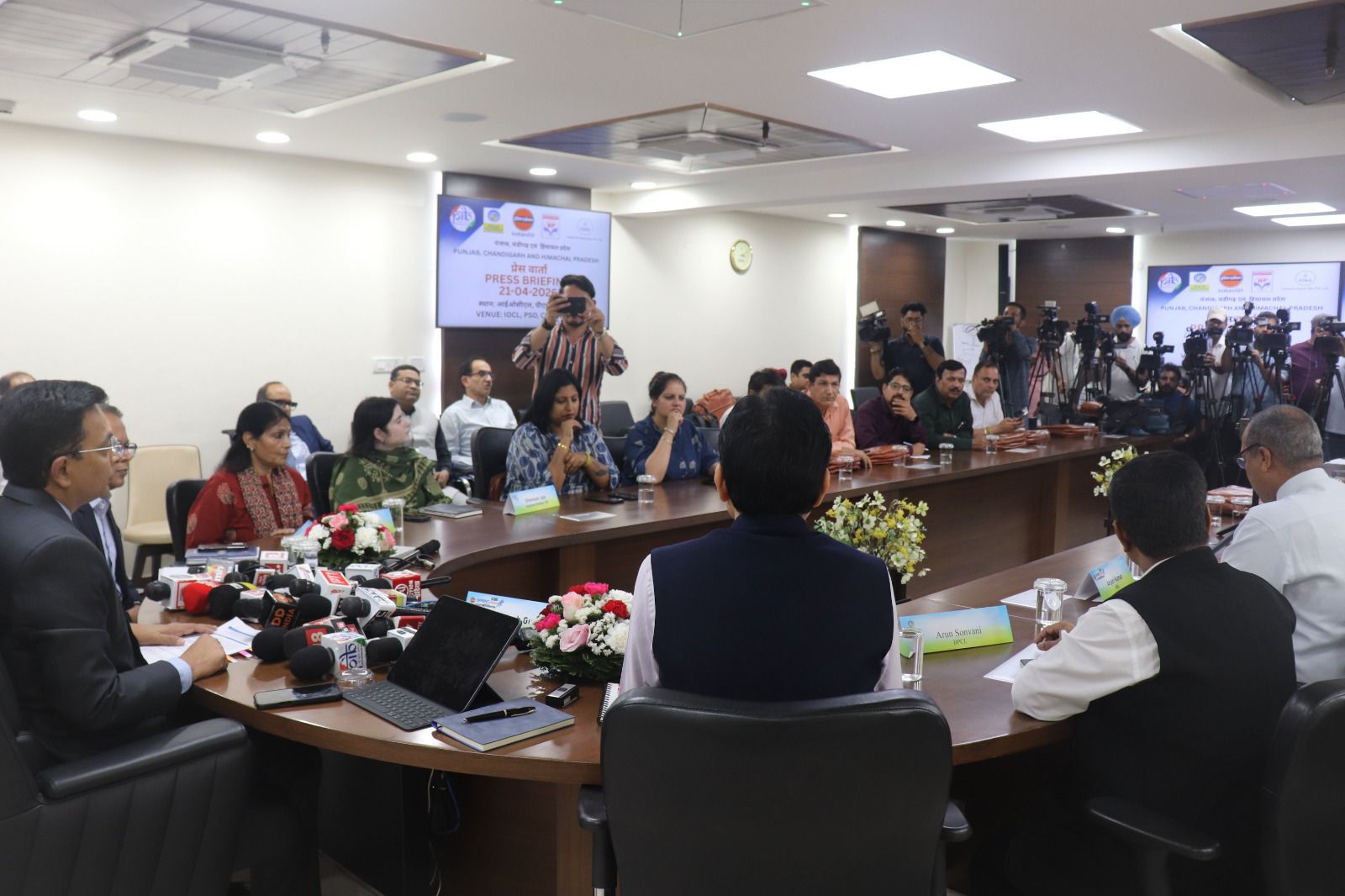 तेल विपणन कंपनियों ने पूरे पंजाब में ईंधन और एलपीजी की सामान्य आपूर्ति का भरोसा दिलाया
