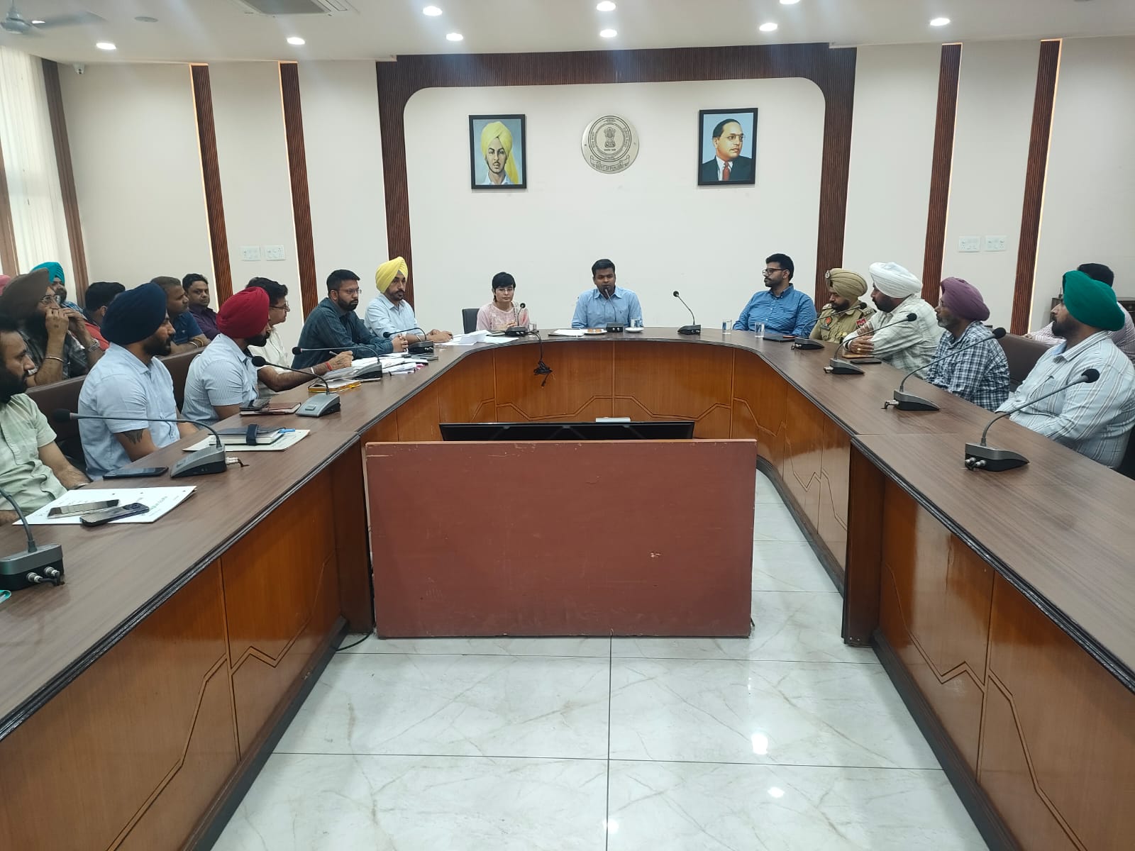 डीसी ने गेहूं की समयबद्ध और सुचारू खरीद के लिए पुख्ता इंतजाम के आदेश दिए