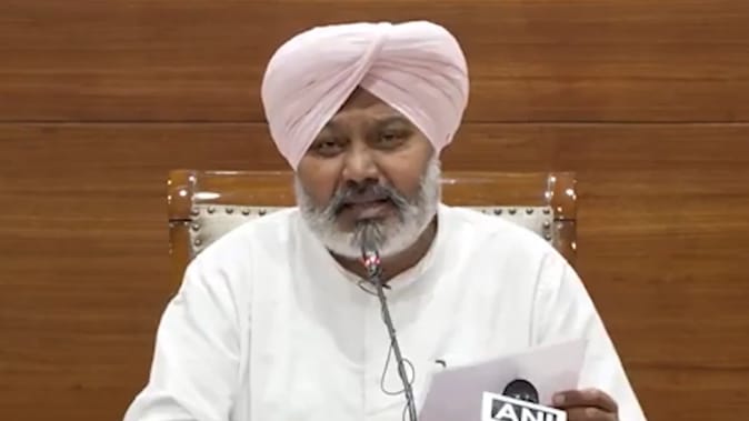 पंजाब की महिलाओं के लिए बड़ी खुशखबरी: ‘मावां-धीयां सत्कार योजना’ की अधिसूचना जारी; हर महीने मिलेंगे ₹1500 तक, जानें कैसे करें आवेदन