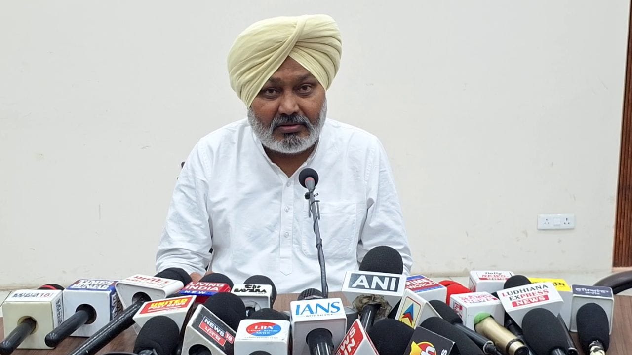 सफाई कर्मचारियों की हड़ताल खत्म, कैबिनेट मंत्री हरपाल चीमा ने सुलझाया मुद्दा