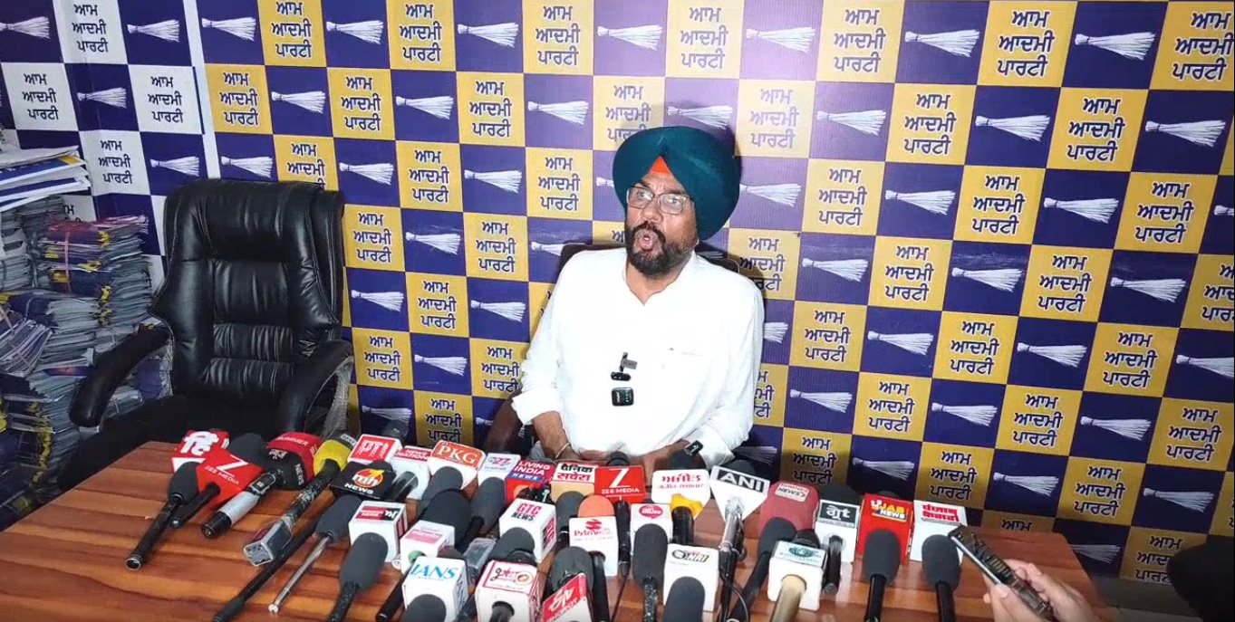अमृतसर पुलिस ने साइबर आतंकवाद के बड़े गिरोह का किया पर्दाफाश, पश्चिम बंगाल से मुख्य आरोपी गिरफ्तार: कुलदीप धालीवाल