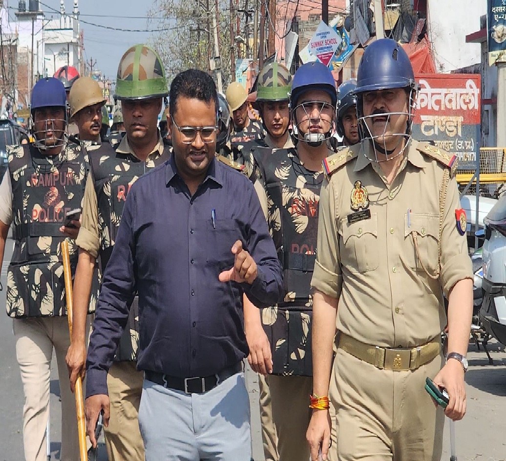 टांडा पुलिस पूरी तरह मुस्तैद नजर आ रही है।