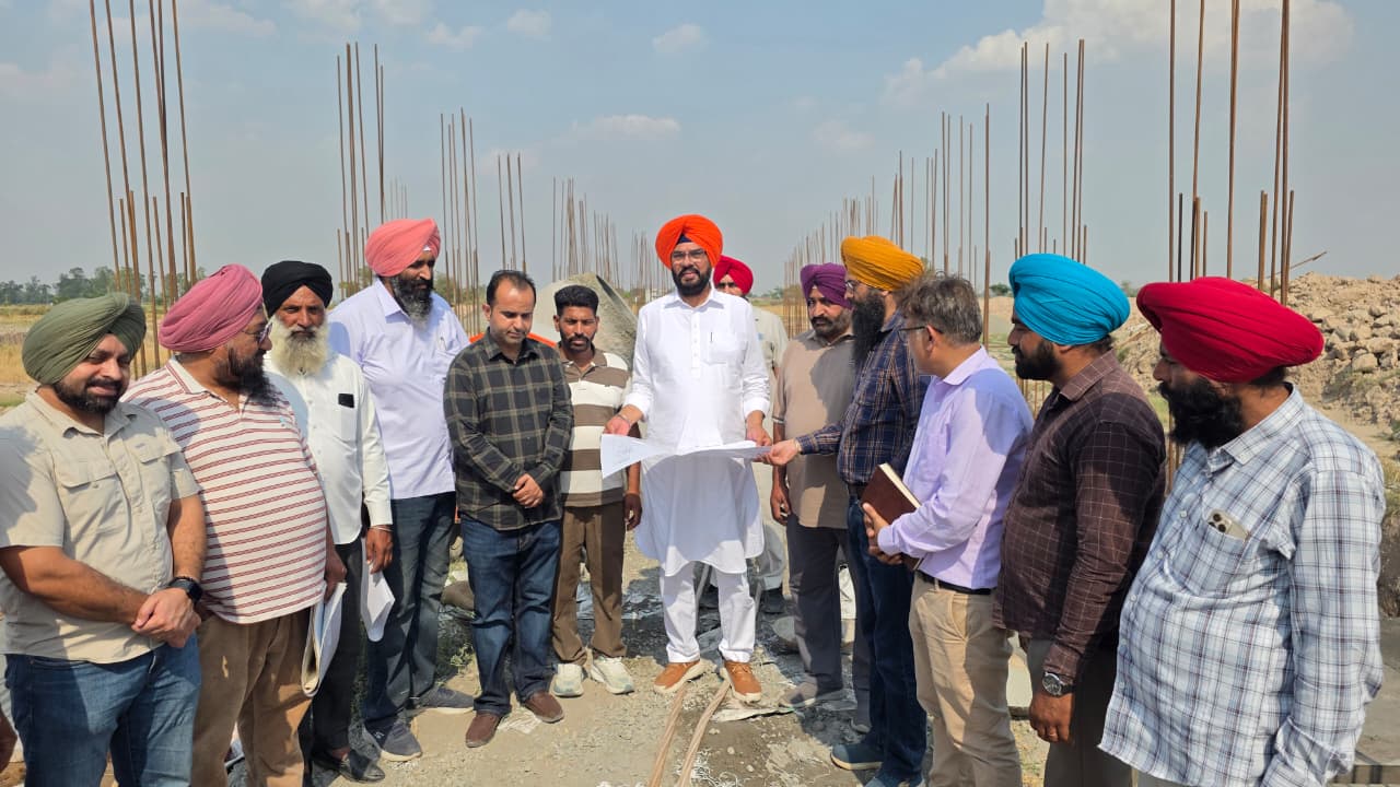 विधायक धालीवाल ने हलके में युद्ध स्तर पर चल रहे चहुंमुखी विकास कार्यों का लिया जायजा