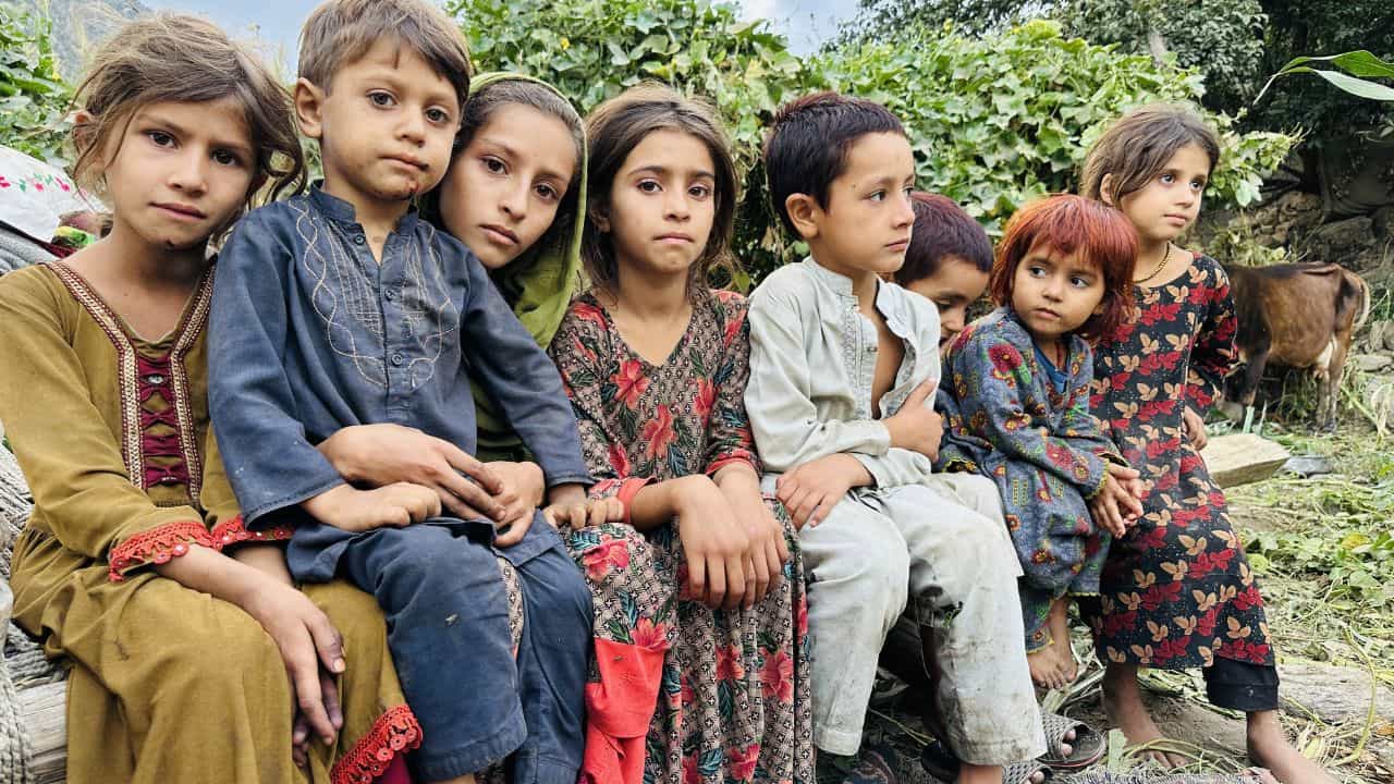 अफगानिस्तान में भुखमरी का हाहाकार: 47 लाख लोग दाने-दाने को मोहताज, पेट पालने के लिए अपनी ही औलादें बेचने को मजबूर हुए मां-बाप