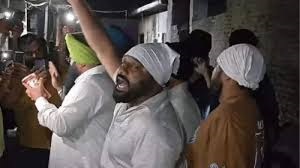 जालंधर के बस्ती बावा खेल इलाके के राजा गार्डन में एक खाली प्लॉट से गुटका साहिब के पवित्र अंग मिलने से इलाके में गुस्सा फैल गया।