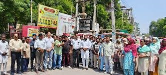 आज बटाला में जातीय जनगणना के फॉर्म में एससी समाज के प्रति अपमानजनक शब्दों के खिलाफ मजदूर मुक्ति मोर्चा आजाद पंजाब द्वारा केंद्र और पंजाब सरकार के खिलाफ रोष प्रदर्शन किया गया।