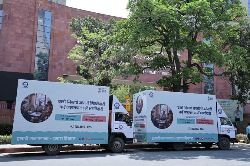 जनगणना जागरूकता के लिए दिल्ली में 6 LED वैन रवाना