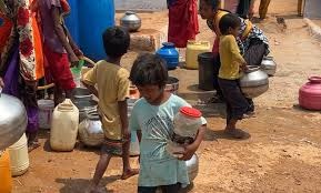 भीषण गर्मी में पानी के लिए संघर्ष, उमरिया के माली गांव में बच्चे रोज तय करते हैं कई किलोमीटर का सफर
