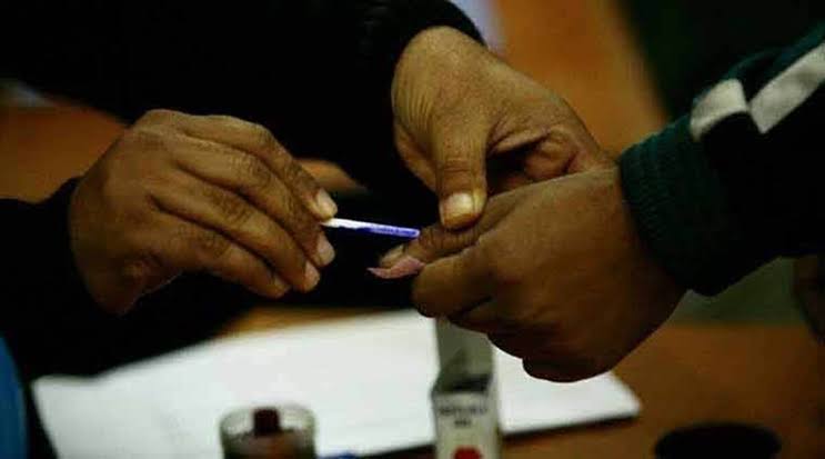 पंजाब निकाय चुनाव में हिंसा के बीच 61.5% मतदान: कहीं चलीं गोलियां, कहीं हुआ पथराव; कई उम्मीदवार घायल