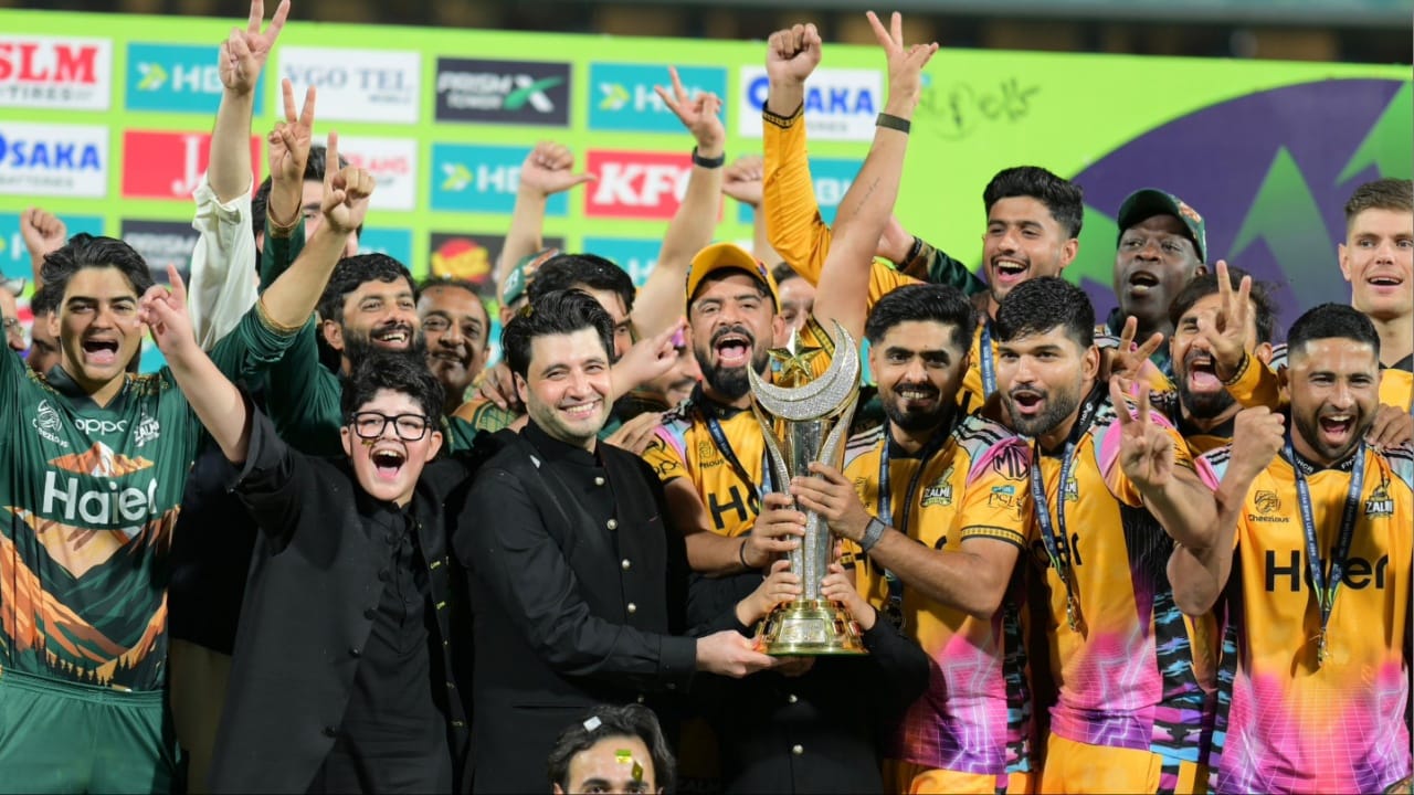 PSL 2026: बाबर आजम की कप्तानी में पेशावर जाल्मी बनी चैंपियन, 9 साल का इंतजार खत्म कर जीते करोड़ों
