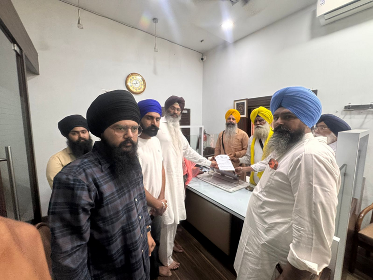 इमान सिंह मान ने ‘वंदे मातरम’ और बेअदबी कानून को लेकर केंद्र और पंजाब सरकार की कड़ी आलोचना की।