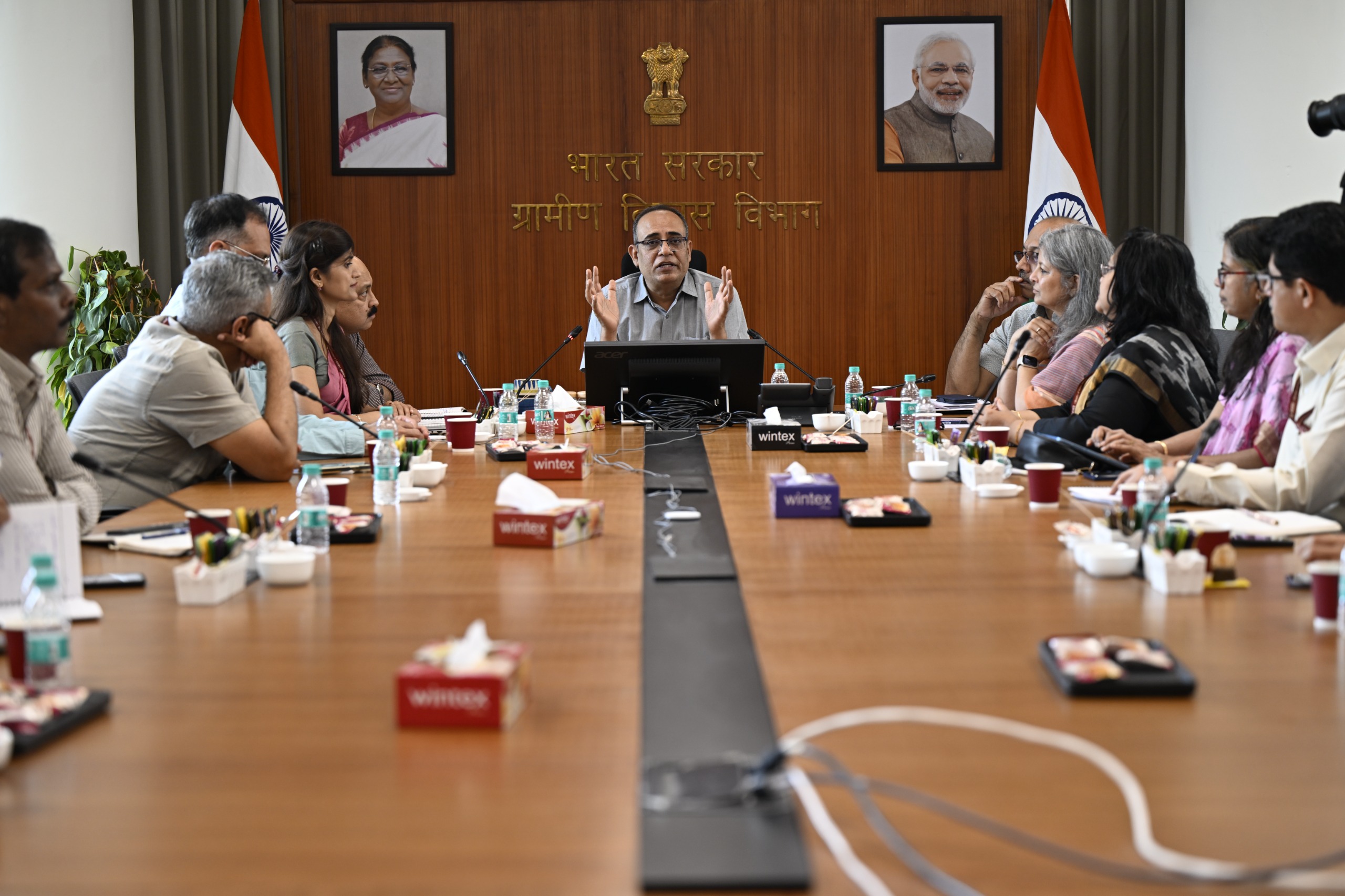 वीबी-जी राम जी के कार्यान्वयन में सहयोग हेतु 100 से अधिक क्षेत्रीय अधिकारियों की तैनाती की जाएगी