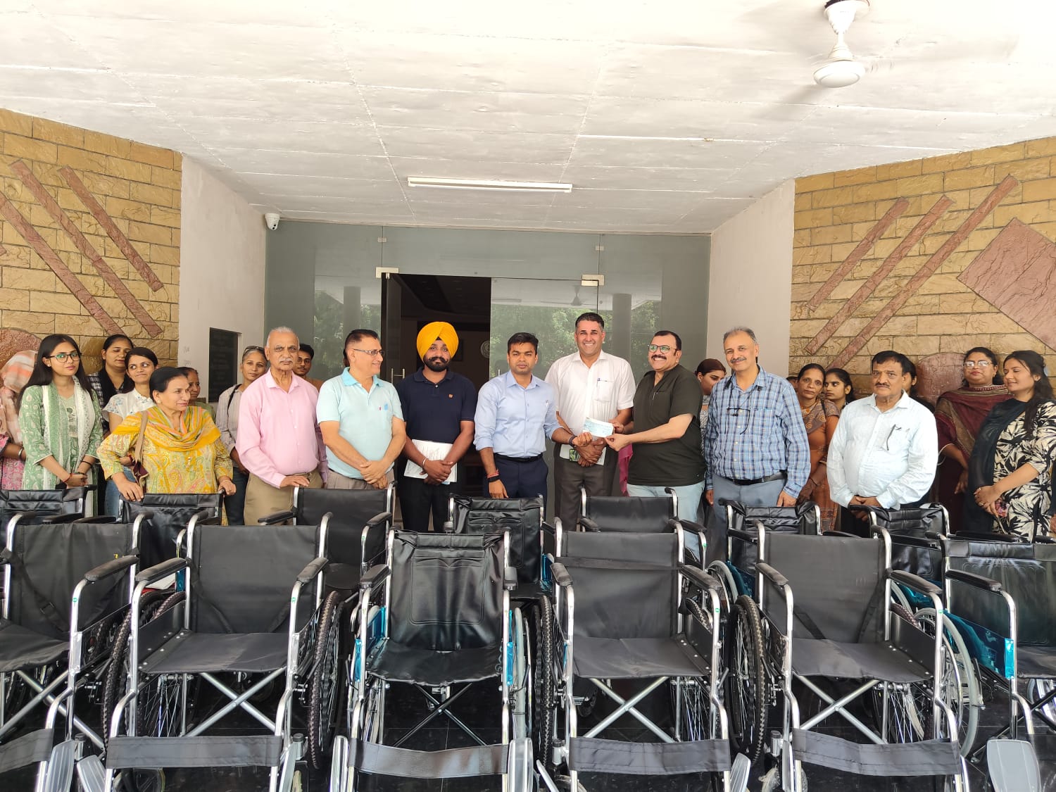 वर्धमान स्पेशल स्टील्स लिमिटेड ने प्रोजेक्ट “स्वस्थ समाज” के तहत आर्टिफिशियल अंग और व्हीलचेयर के लिए CSR सपोर्ट बढ़ाया