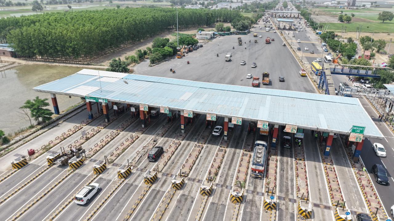 NHAI ने NH-44 पर घरौंडा टोल प्लाजा पर मल्टी-लेन फ्री फ्लो टोलिंग का पूर्ण पैमाने पर रोलआउट शुरू किया