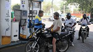 बढ़ती मांग के बावजूद पंजाब में पेट्रोल, डीजल और एलपीजी की पर्याप्त आपूर्ति, घबराकर खरीदारी न करें: तेल कंपनियां