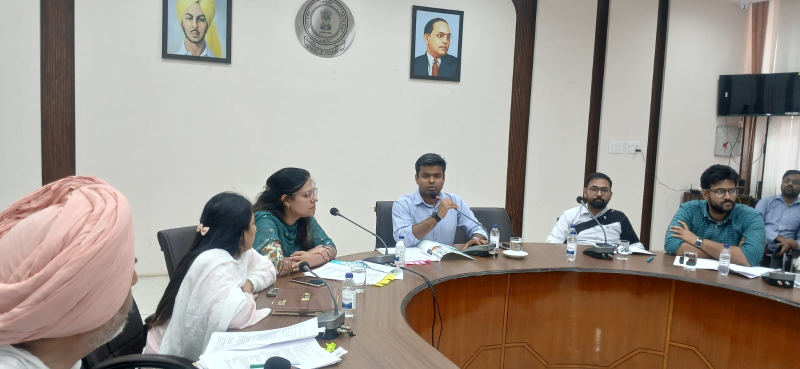 DC हिमांशु जैन ने बाढ़ कंट्रोल के इंतजामों का किया रिव्यू, अधिकारियों को हाई अर्लट के निर्देश