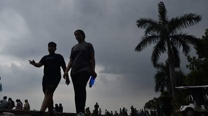 पंजाब के 13 जिलों में बारिश और तेज़ हवाओं का येलो अलर्ट, अगले 4 दिन मौसम रहेगा सक्रिय