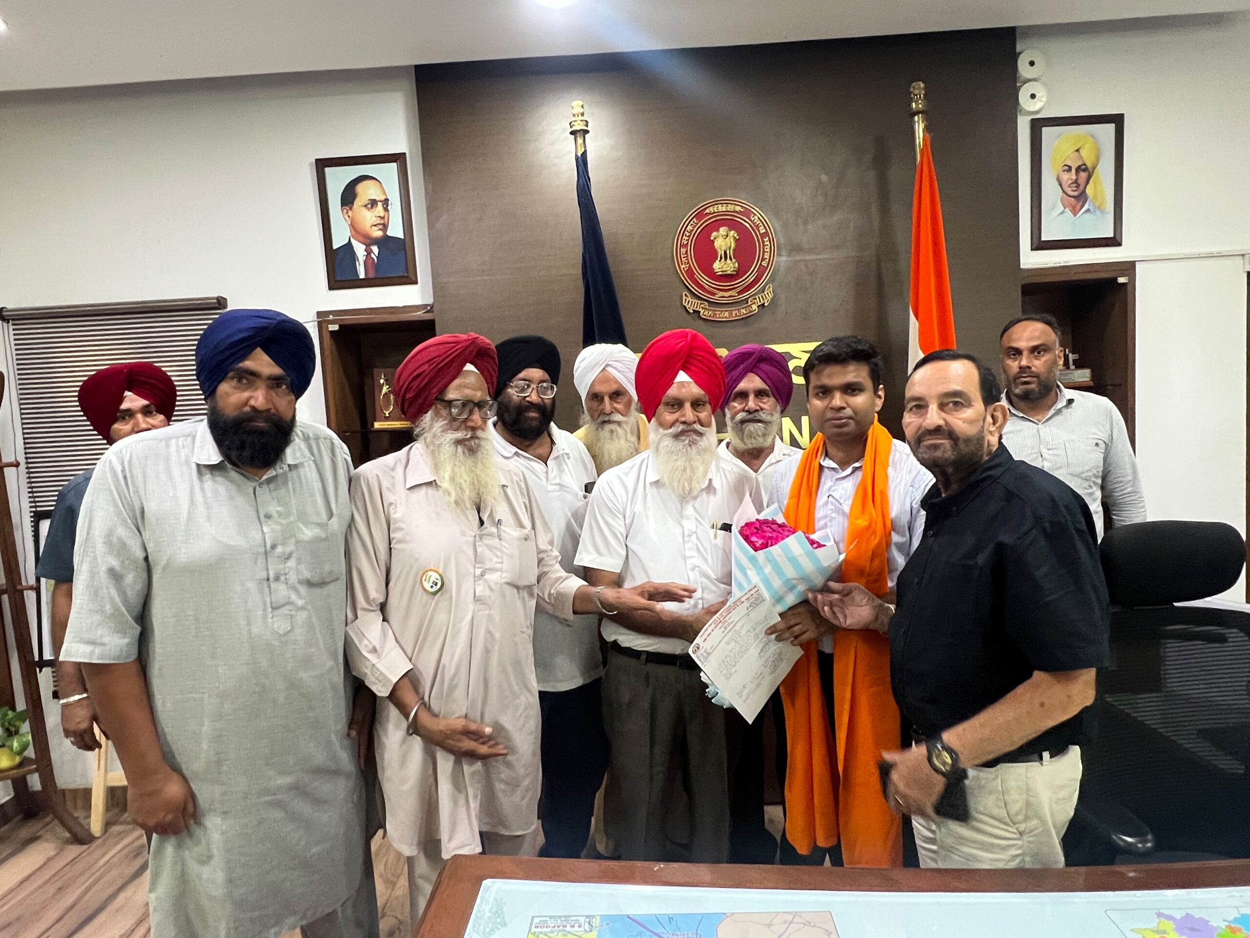 फ्रीडम फाइटर्स एंड सक्सेसर्स ऑर्गनाइजेशन ने DC हिमांशु जैन को दिया Certificate of Appreciation