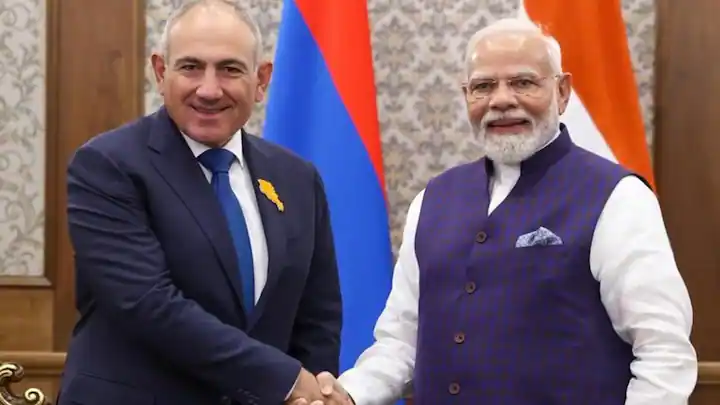 SCO Summit 2026 से पहले बिश्केक में भारत की गूंज, विशेष समूह से मिले पीएम मोदी