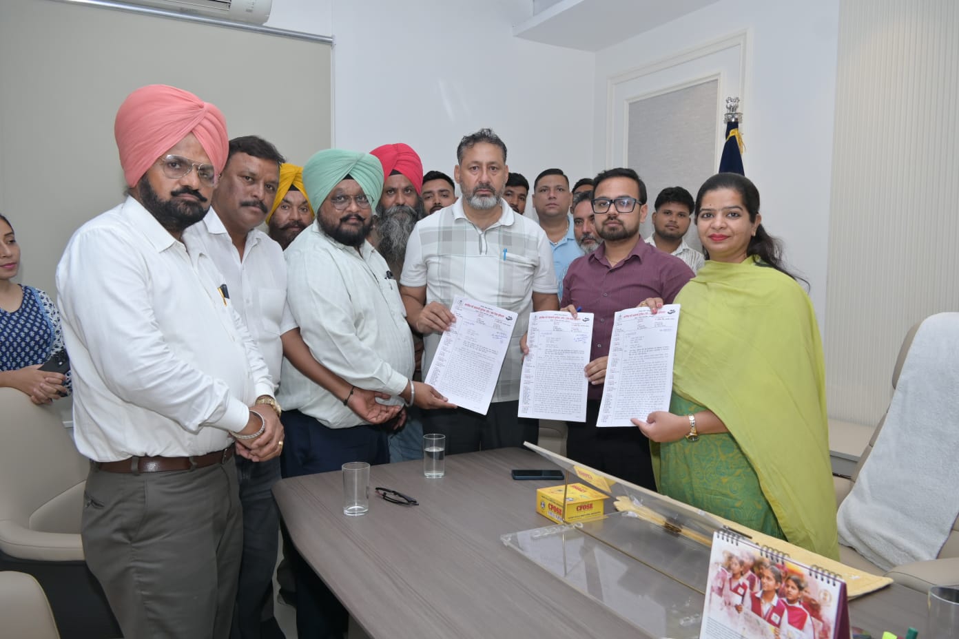 लुधियाना नगर निगम ड्राइवर एवं कर्मचारी यूनियन ने अपनी मांगों को लेकर सौंपा ज्ञापन