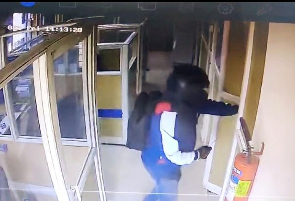 15 लाख की चोरी का खुलासा: घर का ही सदस्य निकला आरोपी, महंगे शौकों के लिए की वारदात